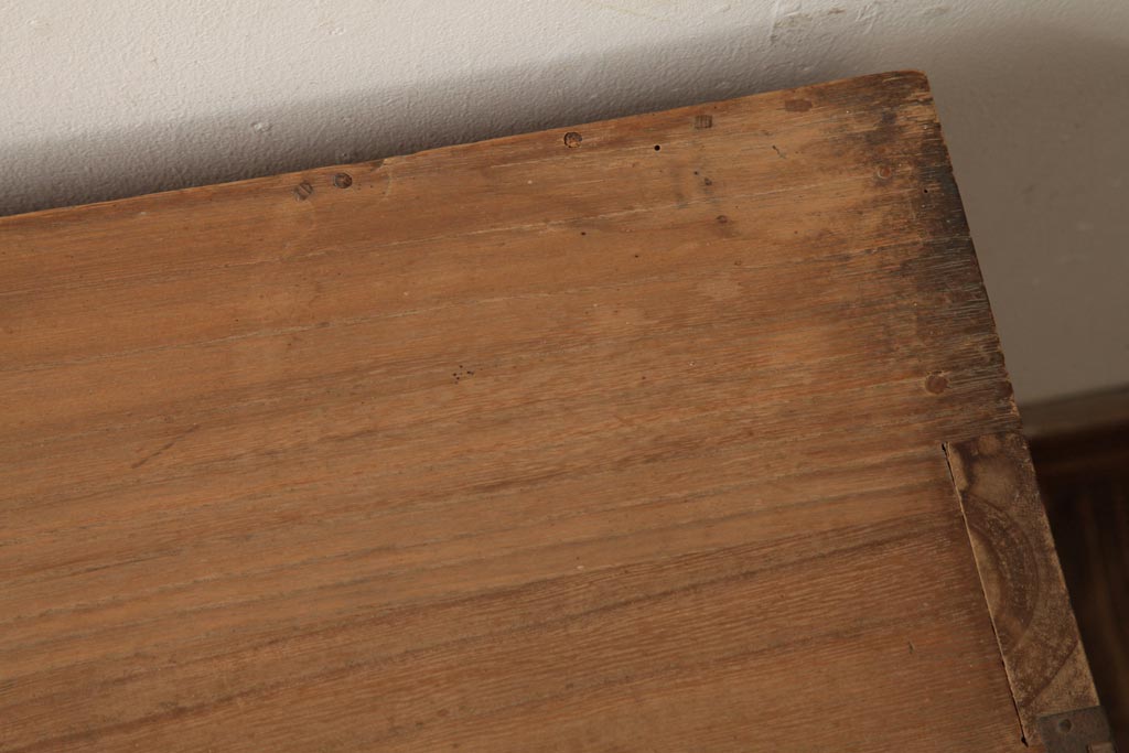 アンティーク家具　和製アンティーク　昭和中期　桐材が味わい深い戸棚(収納棚、キャビネット)(R-038632)