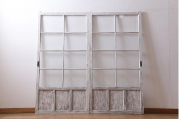 アンティーク建具　昭和初期　当店オリジナルガラス入り　シャビーなペイントが印象的なガラス戸2枚セット(引き戸、建具)(R-038635)