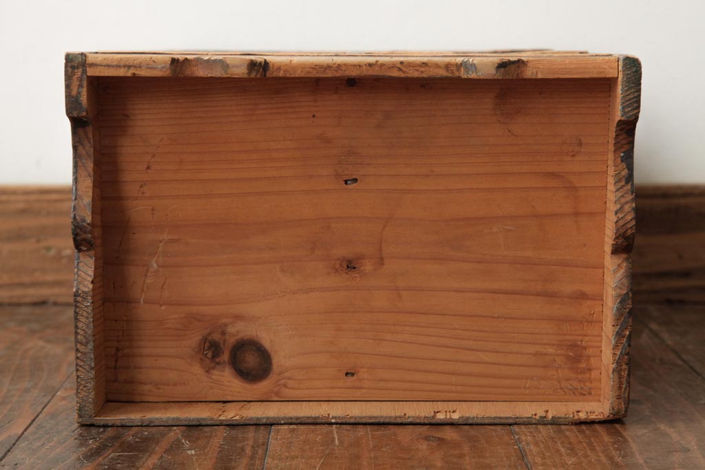 アンティーク家具　和製アンティーク　昭和初期　古い木の質感が味わい深い小振りな収納棚(棚、書類棚)(R-038637)