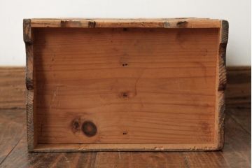 アンティーク家具　和製アンティーク　昭和初期　古い木の質感が味わい深い小振りな収納棚(棚、書類棚)(R-038637)