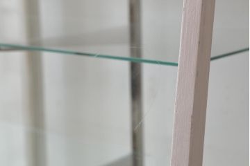 ペイント家具　イギリスヴィンテージ　ナチュラルスタイルにおすすめのガラスケース(ショーケース、陳列棚、ビンテージ)(R-038642)