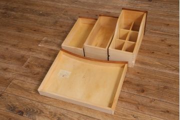 中古　横浜ダニエル(daniel)　A-402　ラウンド型の鏡が印象的な上品な佇まいのドレッサー(鏡台)(R-038643)