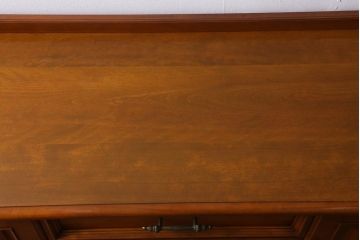 中古　横浜クラシック家具　横浜ダニエル(daniel) 　クラシカルなデザインのサイドボード(リビングボード、ローチェスト)(R-038645)