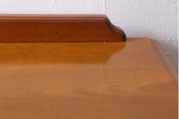 中古　横浜クラシック家具　横浜ダニエル(daniel) 　クラシカルなデザインのサイドボード(リビングボード、ローチェスト)(R-038645)