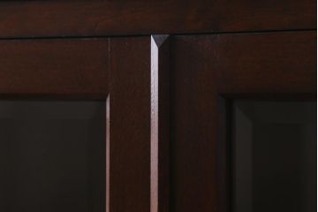 中古　松本民芸家具　特注品!シックな佇まいのG型面取食器棚(収納棚、戸棚キャビネット)(R-038646)