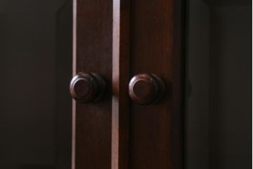 中古　松本民芸家具　特注品!シックな佇まいのG型面取食器棚(収納棚、戸棚キャビネット)(R-038646)