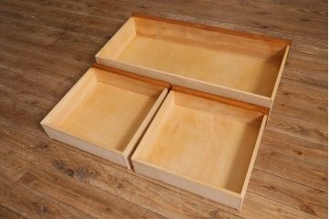 ビンテージ　横浜クラシック家具　ダニエル(Daniel)　スパニッシュシリーズ　木のあたたかみを感じる上品なワードローブ(洋服タンス、衣装タンス)(R-038647)