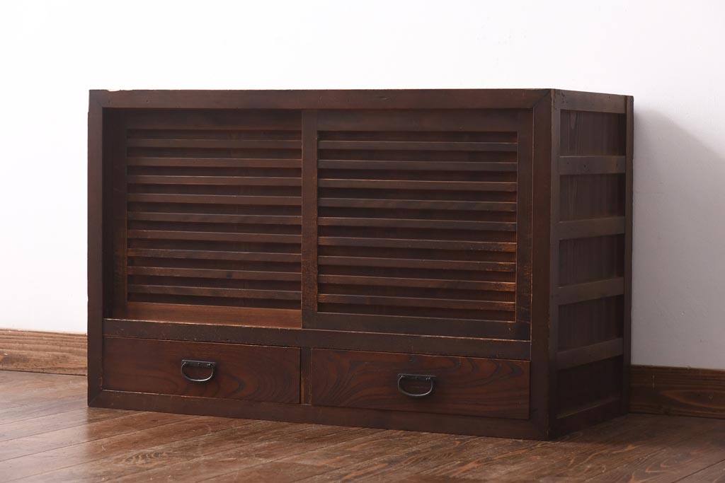 アンティーク家具　明治大正期　前面ケヤキ材・ヒノキ材　和の風情漂う横桟が目を惹く帳場箪笥(ローボード、収納棚)(R-038667)