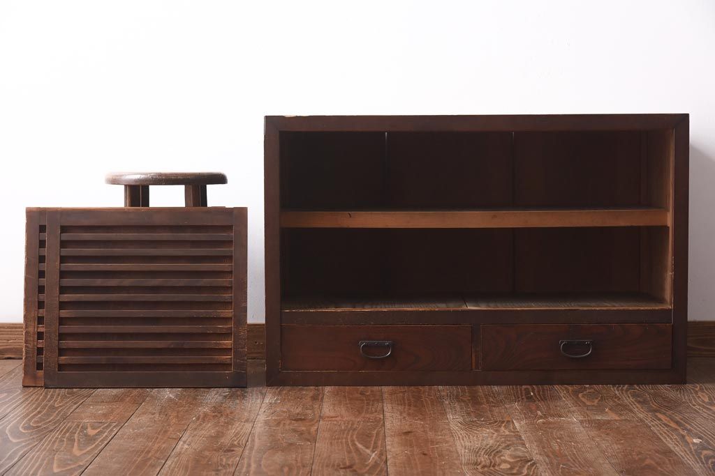 アンティーク家具　明治大正期　前面ケヤキ材・ヒノキ材　和の風情漂う横桟が目を惹く帳場箪笥(ローボード、収納棚)(R-038667)