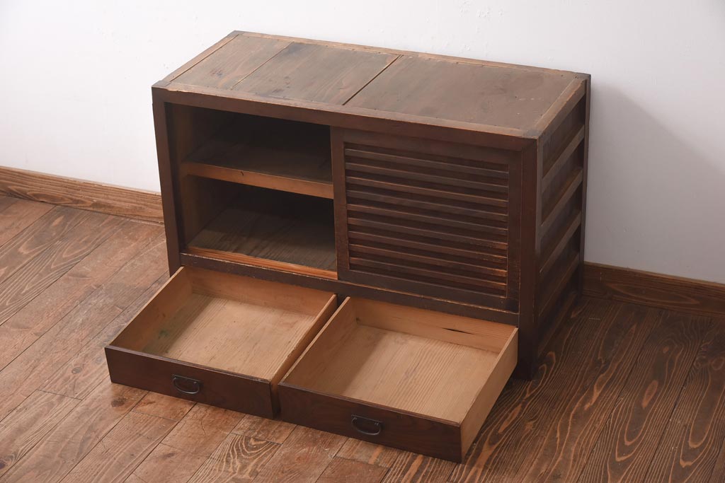 アンティーク家具　明治大正期　前面ケヤキ材・ヒノキ材　和の風情漂う横桟が目を惹く帳場箪笥(ローボード、収納棚)(R-038667)