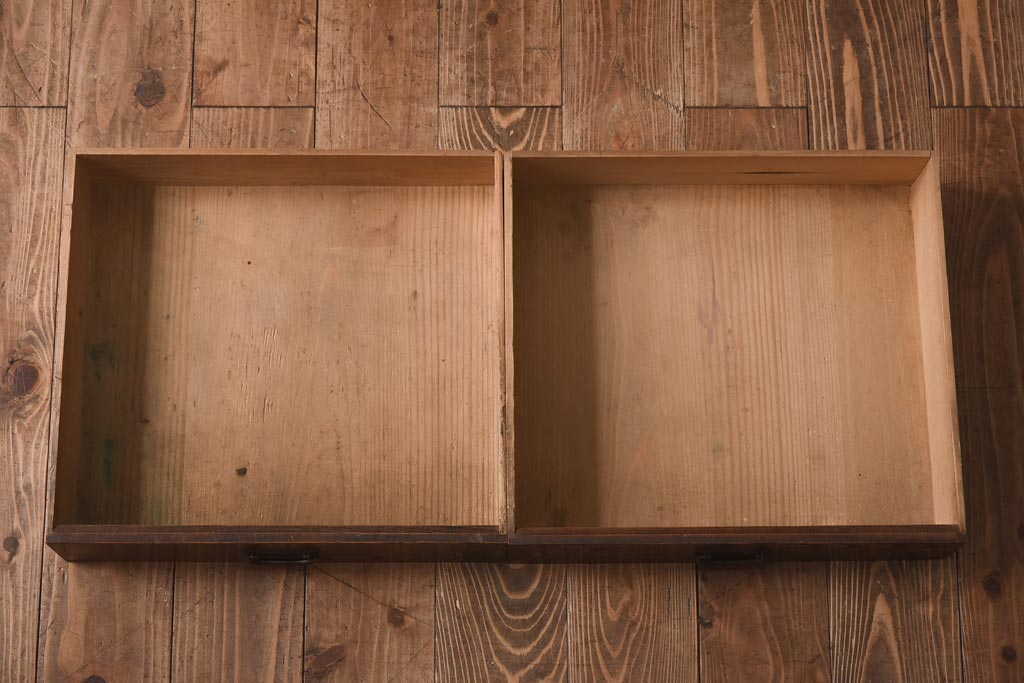 アンティーク家具　明治大正期　前面ケヤキ材・ヒノキ材　和の風情漂う横桟が目を惹く帳場箪笥(ローボード、収納棚)(R-038667)