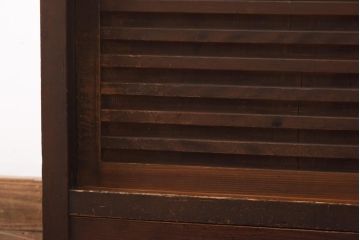 アンティーク家具　明治大正期　前面ケヤキ材・ヒノキ材　和の風情漂う横桟が目を惹く帳場箪笥(ローボード、収納棚)(R-038667)