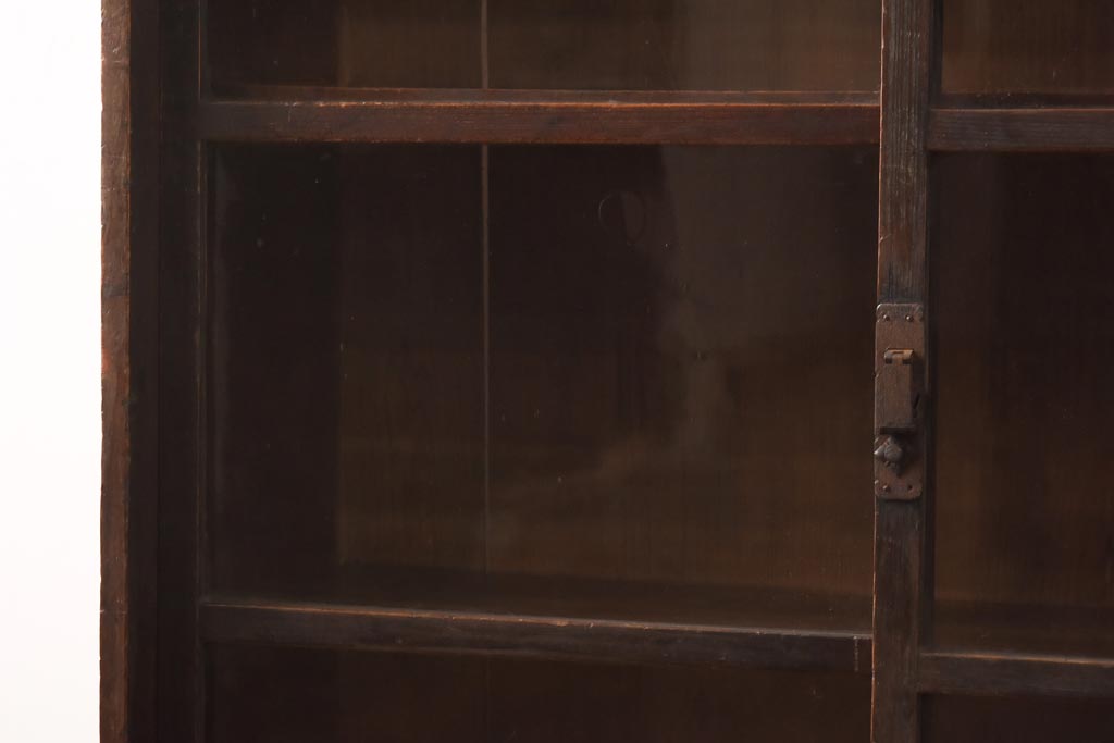 アンティーク家具　大正昭和初期　レトロな佇まいが魅力のゆらゆらガラス戸付き本箱(ブックケース、収納棚、飾り棚)(R-038668)