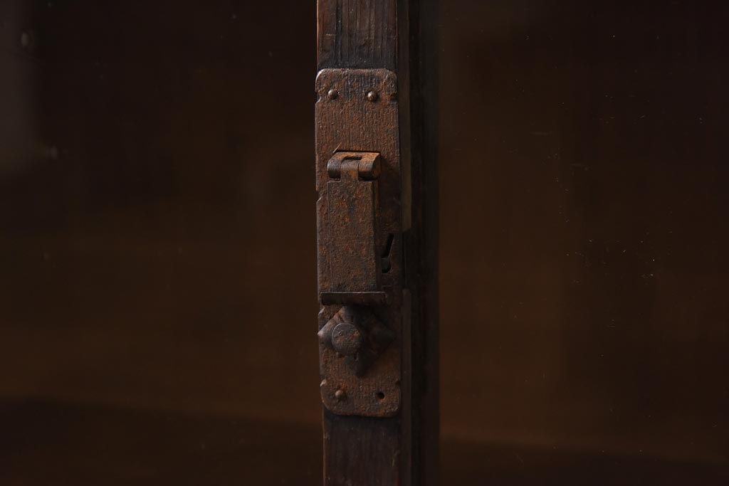 アンティーク家具　大正昭和初期　レトロな佇まいが魅力のゆらゆらガラス戸付き本箱(ブックケース、収納棚、飾り棚)(R-038668)