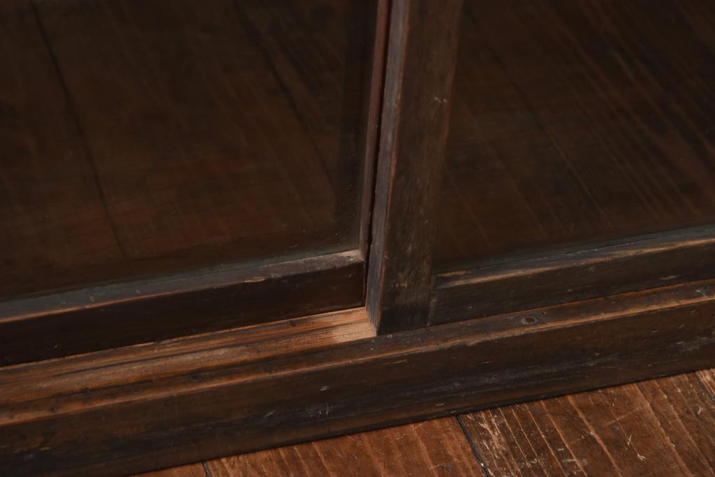 アンティーク家具　大正昭和初期　レトロな佇まいが魅力のゆらゆらガラス戸付き本箱(ブックケース、収納棚、飾り棚)(R-038668)