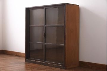 アンティーク家具　大正昭和初期　レトロな佇まいが魅力のゆらゆらガラス戸付き本箱(ブックケース、収納棚、飾り棚)(R-038668)