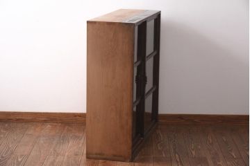 アンティーク家具　大正昭和初期　レトロな佇まいが魅力のゆらゆらガラス戸付き本箱(ブックケース、収納棚、飾り棚)(R-038668)