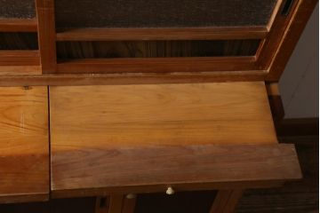 レトロ家具　和製アンティーク　ダイヤガラスがレトロな雰囲気を高める食器棚(収納棚、戸棚、キャビネット)(R-038681)