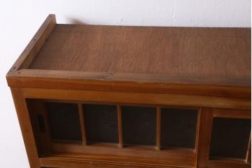 レトロ家具　和製アンティーク　ダイヤガラスがレトロな雰囲気を高める食器棚(収納棚、戸棚、キャビネット)(R-038681)