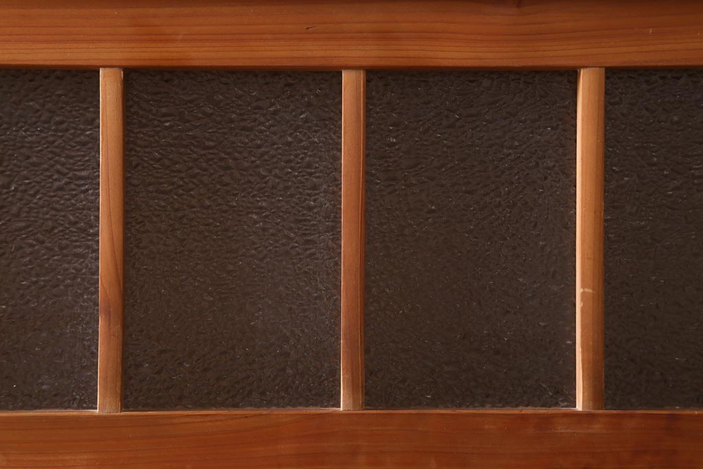 レトロ家具　和製アンティーク　ダイヤガラスがレトロな雰囲気を高める食器棚(収納棚、戸棚、キャビネット)(R-038681)