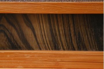 レトロ家具　和製アンティーク　ダイヤガラスがレトロな雰囲気を高める食器棚(収納棚、戸棚、キャビネット)(R-038681)