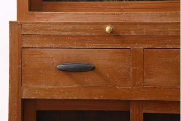 レトロ家具　和製アンティーク　ダイヤガラスがレトロな雰囲気を高める食器棚(収納棚、戸棚、キャビネット)(R-038681)