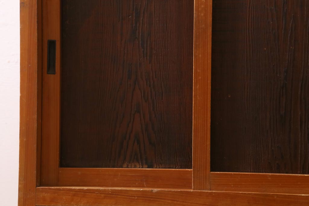 レトロ家具　和製アンティーク　ダイヤガラスがレトロな雰囲気を高める食器棚(収納棚、戸棚、キャビネット)(R-038681)