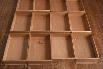 レトロ家具　昭和レトロ　昭和中期　ノスタルジックな雰囲気たっぷりのチェスト(引き出し、タンス、サイドチェスト)(R-038683)