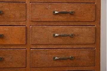 レトロ家具　昭和レトロ　昭和中期　ノスタルジックな雰囲気たっぷりのチェスト(引き出し、タンス、サイドチェスト)(R-038683)