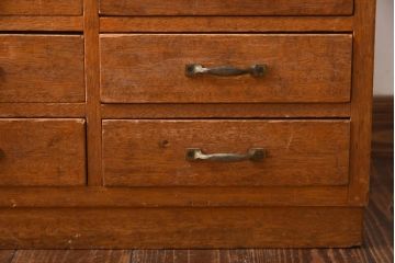 レトロ家具　昭和レトロ　昭和中期　ノスタルジックな雰囲気たっぷりのチェスト(引き出し、タンス、サイドチェスト)(R-038683)