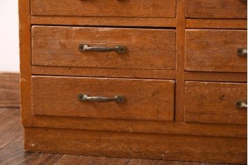 レトロ家具　昭和レトロ　昭和中期　ノスタルジックな雰囲気たっぷりのチェスト(引き出し、タンス、サイドチェスト)(R-038683)