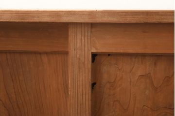 アンティーク家具　和製アンティーク　大正昭和初期　シンプルな作りが魅力的な小振りな箪笥(引き出し、収納棚、戸棚)(R-038685)