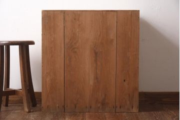 アンティーク家具　和製アンティーク　大正昭和初期　シンプルな作りが魅力的な小振りな箪笥(引き出し、収納棚、戸棚)(R-038685)