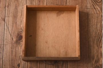 アンティーク家具　昭和レトロ　木の質感が楽しめるシンプルな電話台(サイドキャビネット、収納棚、飾り棚)(R-038687)