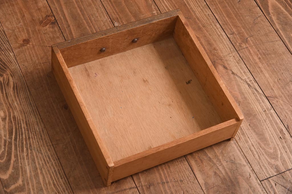 アンティーク家具　昭和レトロ　木の質感が楽しめるシンプルな電話台(サイドキャビネット、収納棚、飾り棚)(R-038687)