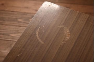 アンティーク家具　昭和レトロ　木の質感が楽しめるシンプルな電話台(サイドキャビネット、収納棚、飾り棚)(R-038687)