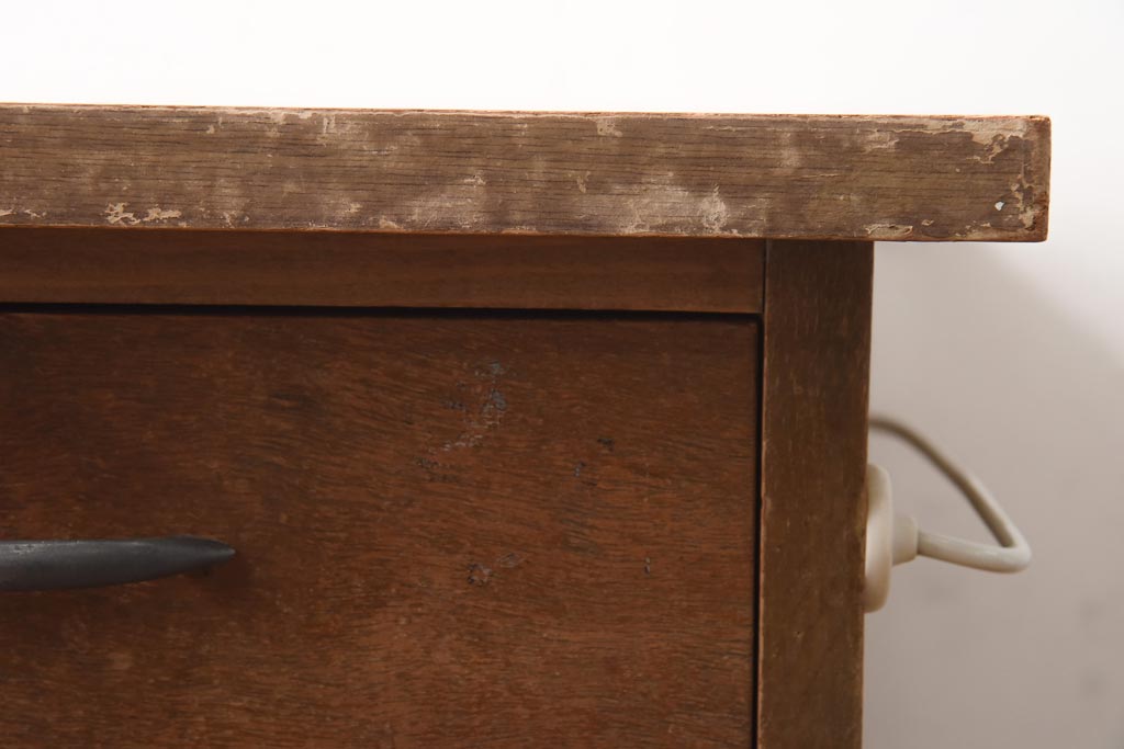 アンティーク家具　昭和レトロ　木の質感が楽しめるシンプルな電話台(サイドキャビネット、収納棚、飾り棚)(R-038687)