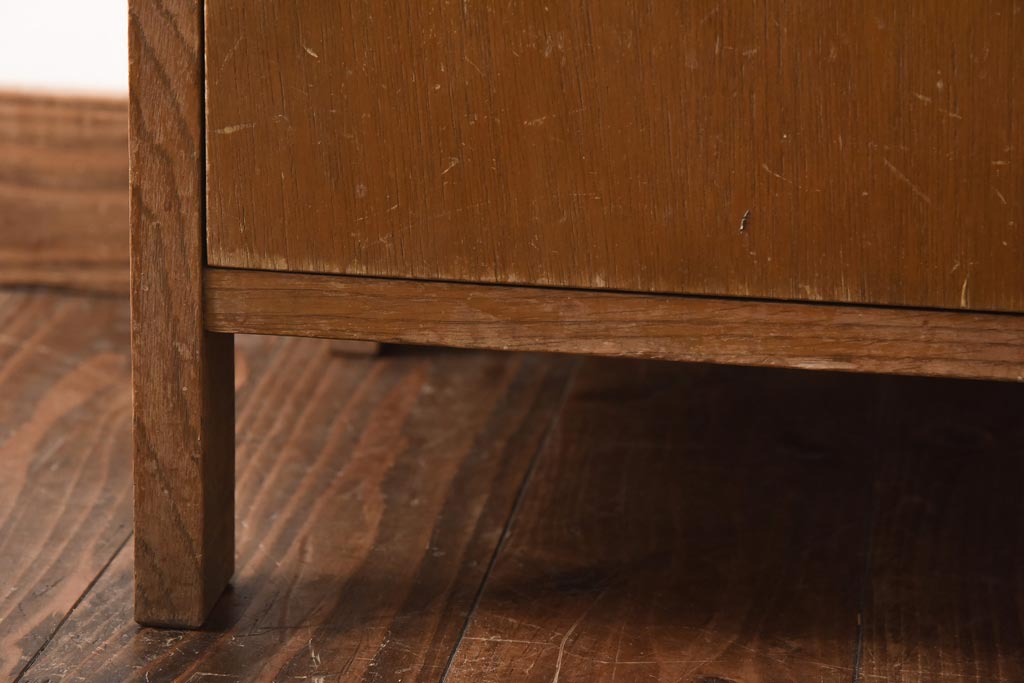 アンティーク家具　昭和レトロ　木の質感が楽しめるシンプルな電話台(サイドキャビネット、収納棚、飾り棚)(R-038687)