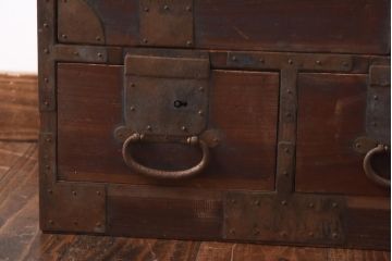 アンティーク家具　和製アンティーク　明治期　ヒノキ材　倹飩式の扉が趣あふれる箪笥(引き出し、収納棚)(R-038688)