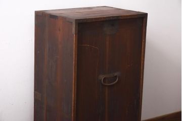 アンティーク家具　和製アンティーク　明治期　ヒノキ材　倹飩式の扉が趣あふれる箪笥(引き出し、収納棚)(R-038688)