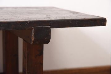 アンティーク家具　大正昭和初期　渋みのある濃い木肌が素敵なサイドテーブル(ディスプレイ台)(R-038690)