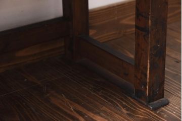 アンティーク家具　大正昭和初期　渋みのある濃い木肌が素敵なサイドテーブル(ディスプレイ台)(R-038690)