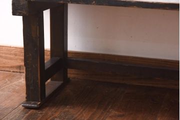 アンティーク家具　大正昭和初期　渋みのある濃い木肌が素敵なサイドテーブル(ディスプレイ台)(R-038691)