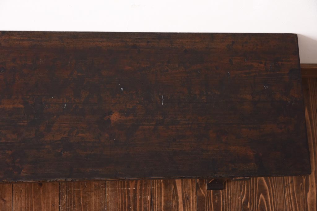 アンティーク家具　大正昭和初期　渋みのある濃い木肌が素敵なサイドテーブル(ディスプレイ台)(R-038692)