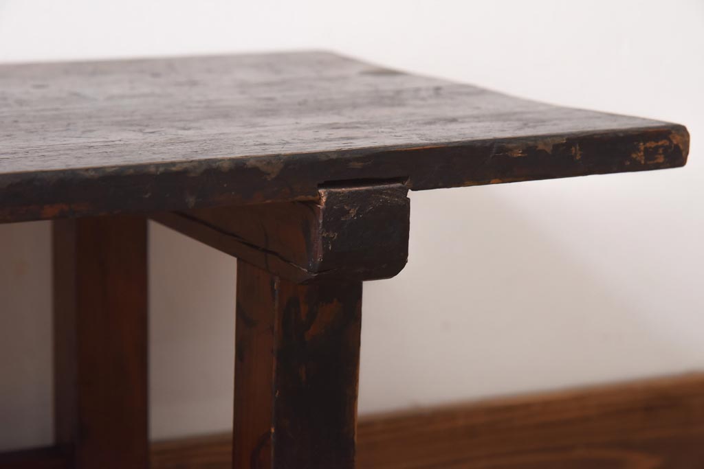 アンティーク家具　大正昭和初期　渋みのある濃い木肌が素敵なサイドテーブル(ディスプレイ台)(R-038692)