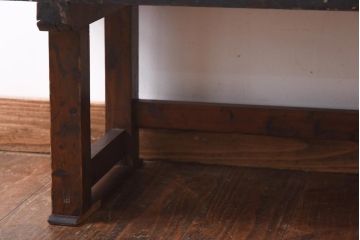 アンティーク家具　大正昭和初期　渋みのある濃い木肌が素敵なサイドテーブル(ディスプレイ台)(R-038692)