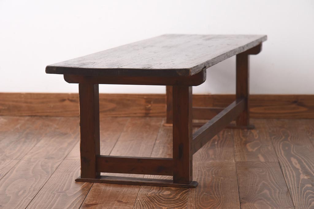 アンティーク家具　大正昭和初期　渋みのある濃い木肌が素敵なサイドテーブル(ディスプレイ台)(R-038692)