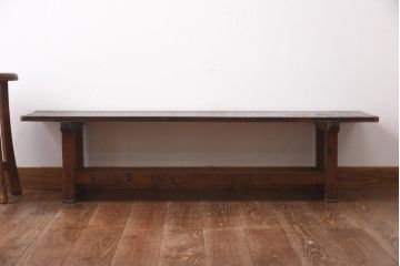 アンティーク家具　大正昭和初期　渋みのある濃い木肌が素敵なサイドテーブル(ディスプレイ台)(R-038692)