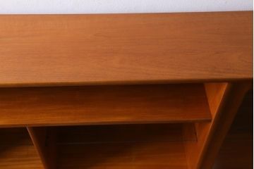 ヴィンテージ家具　イギリスビンテージ　nathan社(ネイサン)　チーク材のスタイリッシュなキャビネット(カップボード、食器棚、収納棚)(R-038693)