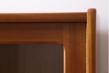 ヴィンテージ家具　イギリスビンテージ　nathan社(ネイサン)　チーク材のスタイリッシュなキャビネット(カップボード、食器棚、収納棚)(R-038693)